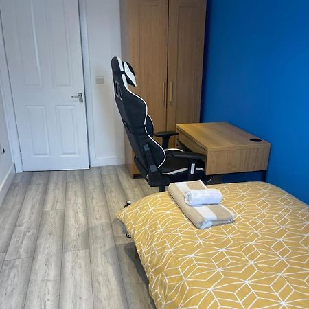 אדינבורו One Bedroom In Spacious Bungalow, Free Parking & Private Entrance מראה חיצוני תמונה