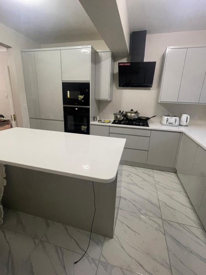 אדינבורו One Bedroom In Spacious Bungalow, Free Parking & Private Entrance מראה חיצוני תמונה